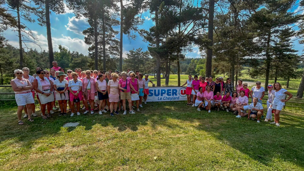 Photo des 66 participantes à la compétition Only Girls 2025